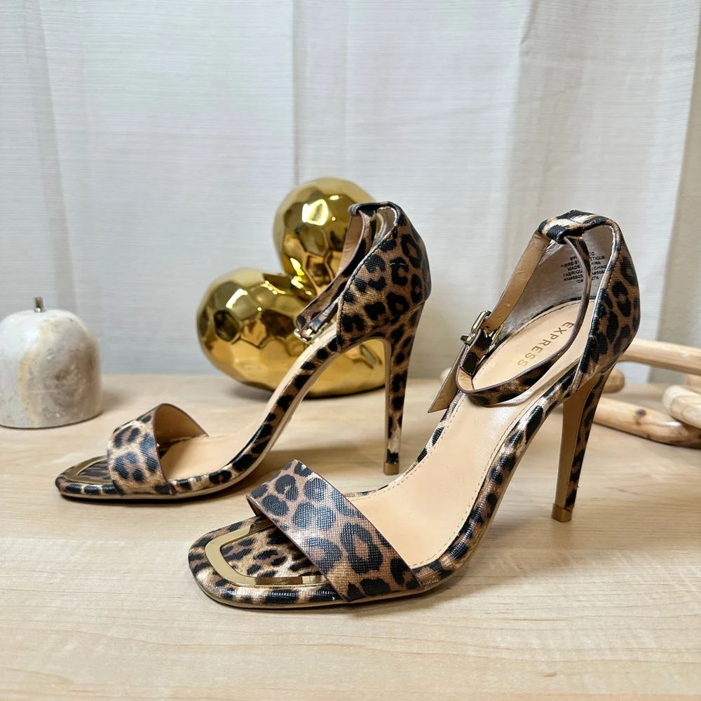 EXPRESS Leopard Print Strappy High Heel Sandals‎ Size 7